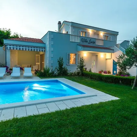 Gorgeous In With Swimming Pool